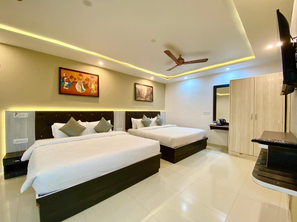 Hotel Kavita Palace 兰斯顿 外观 照片