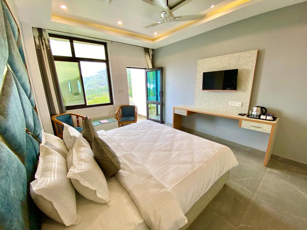 Hotel Kavita Palace 兰斯顿 外观 照片