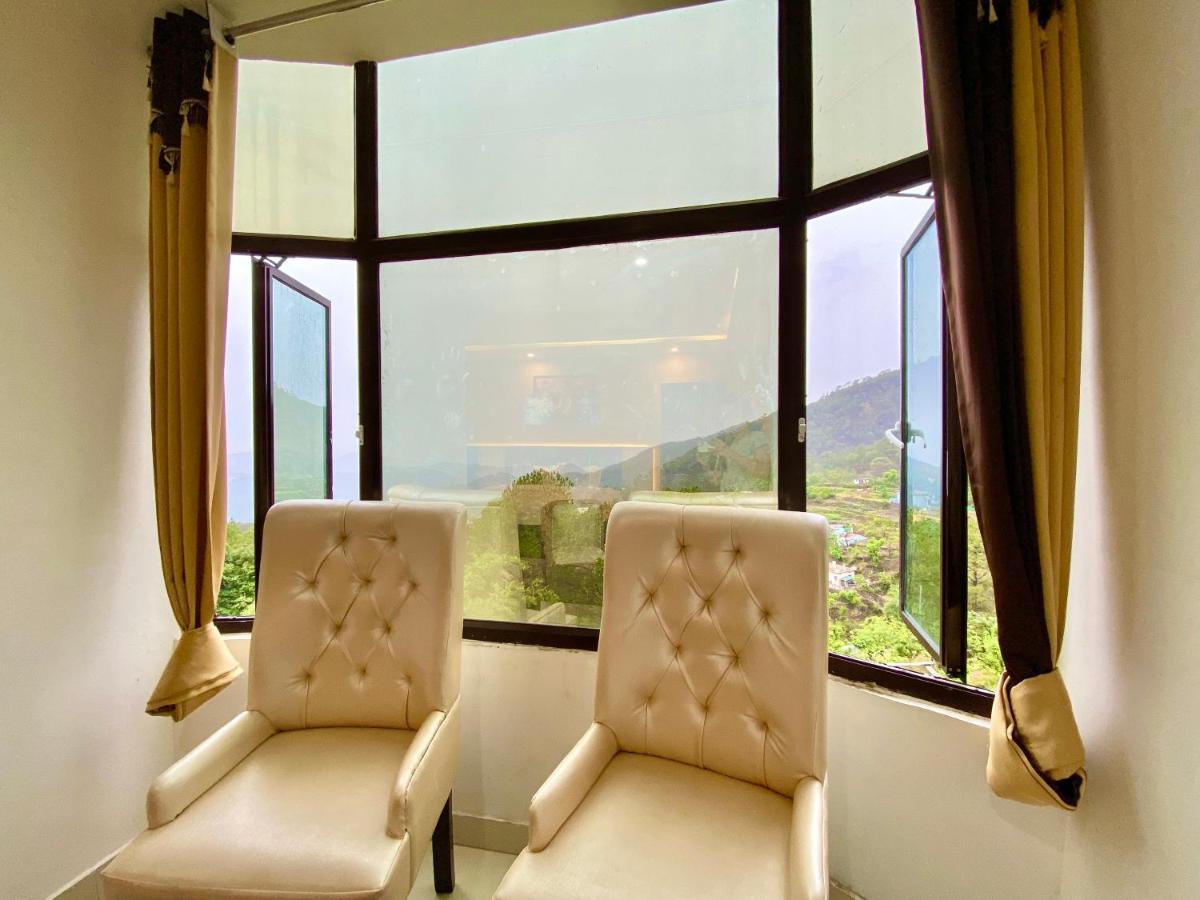 Hotel Kavita Palace 兰斯顿 外观 照片