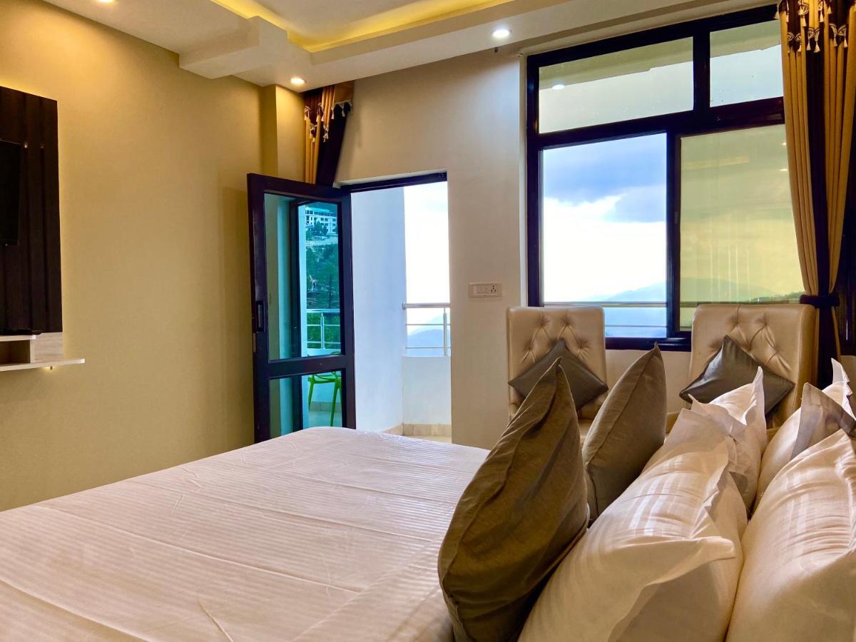 Hotel Kavita Palace 兰斯顿 外观 照片