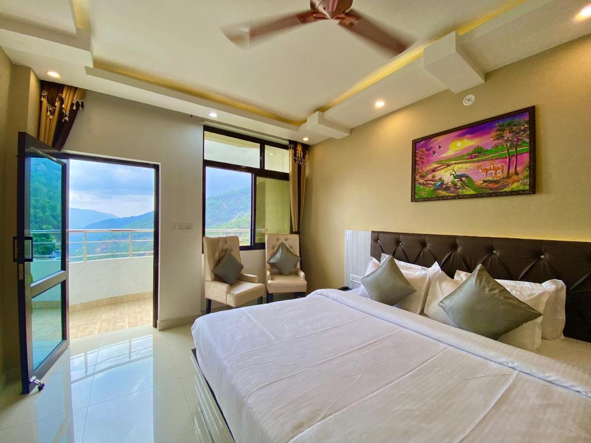 Hotel Kavita Palace 兰斯顿 外观 照片