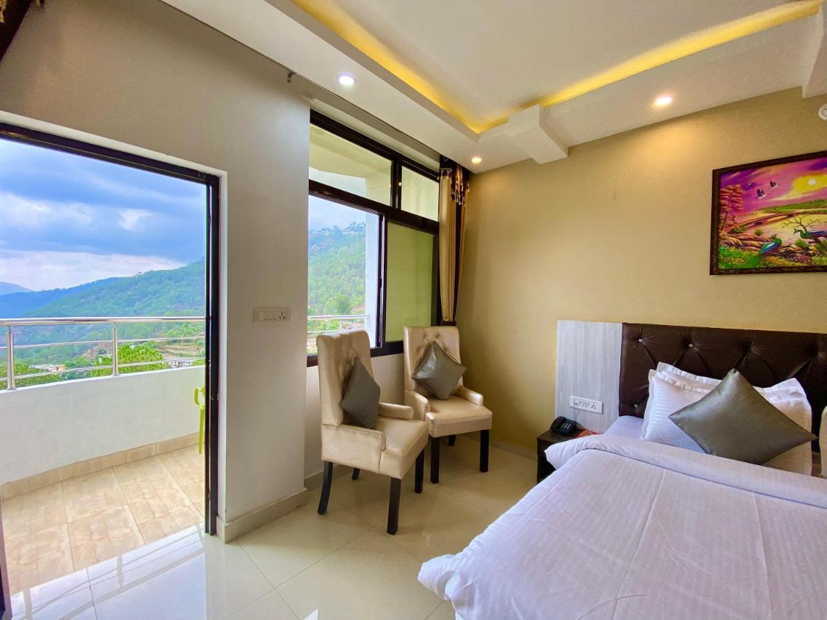 Hotel Kavita Palace 兰斯顿 外观 照片