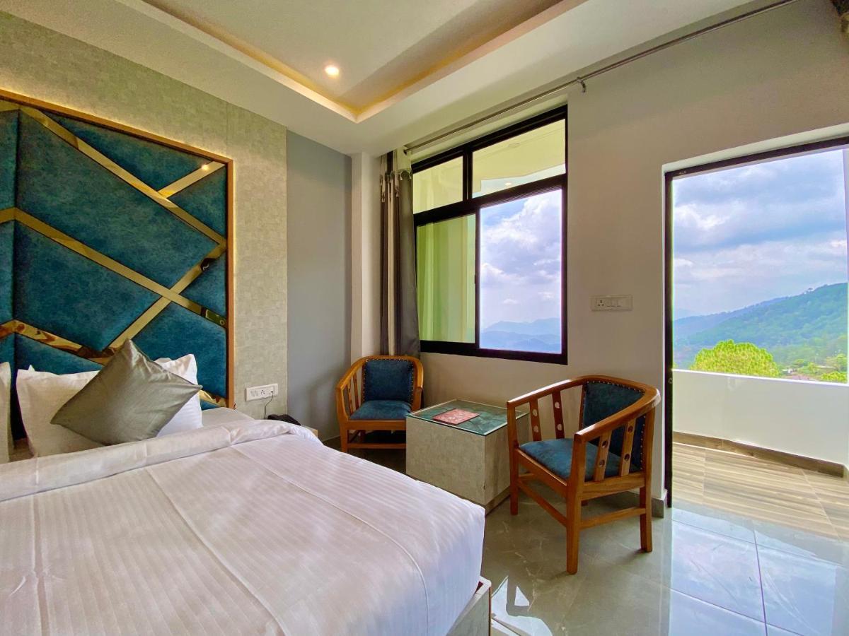 Hotel Kavita Palace 兰斯顿 外观 照片