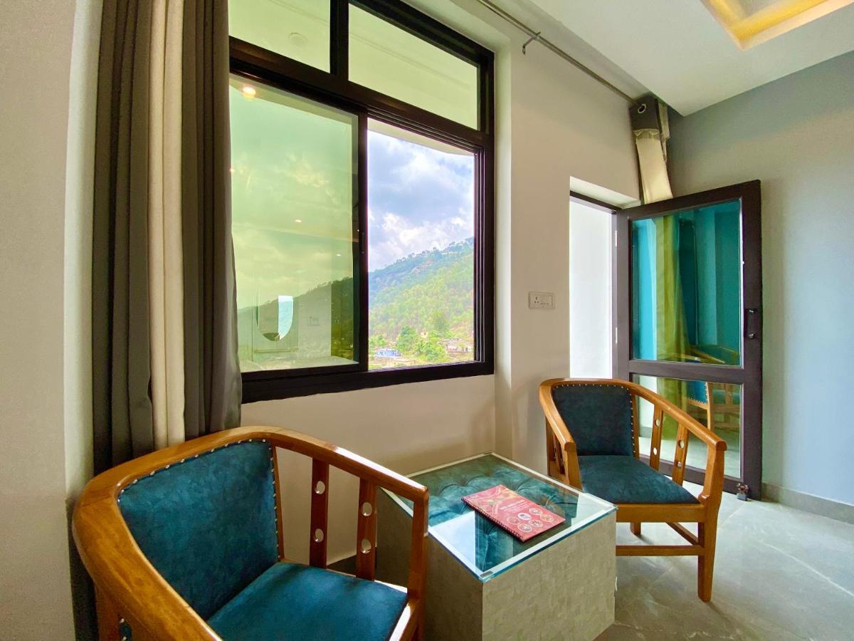 Hotel Kavita Palace 兰斯顿 外观 照片